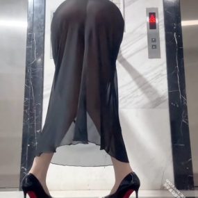 #小怡奈奈 #开裆裤 #瑜伽裤 #丝袜 #高跟 #露出 #自慰