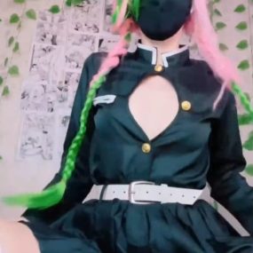 动漫女孩 甘露寺蜜璃 自慰奶油屄达到惊人的性高潮。