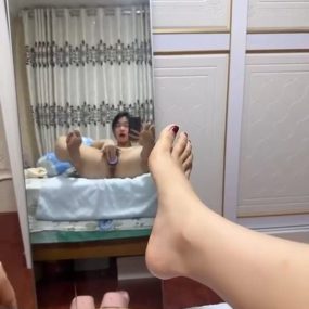 #推特 #朵朵 #D225676 #福利姬 #喷水 #自慰 #丝袜 4