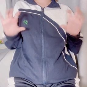 #芙芙 #自慰 #震动棒 #跳蛋 #白嫩 #淫纹 #JK