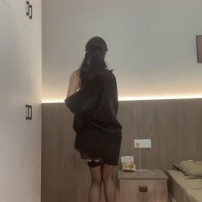 #秀人网 #章芃芃 #裸舞 #丝袜 #自慰